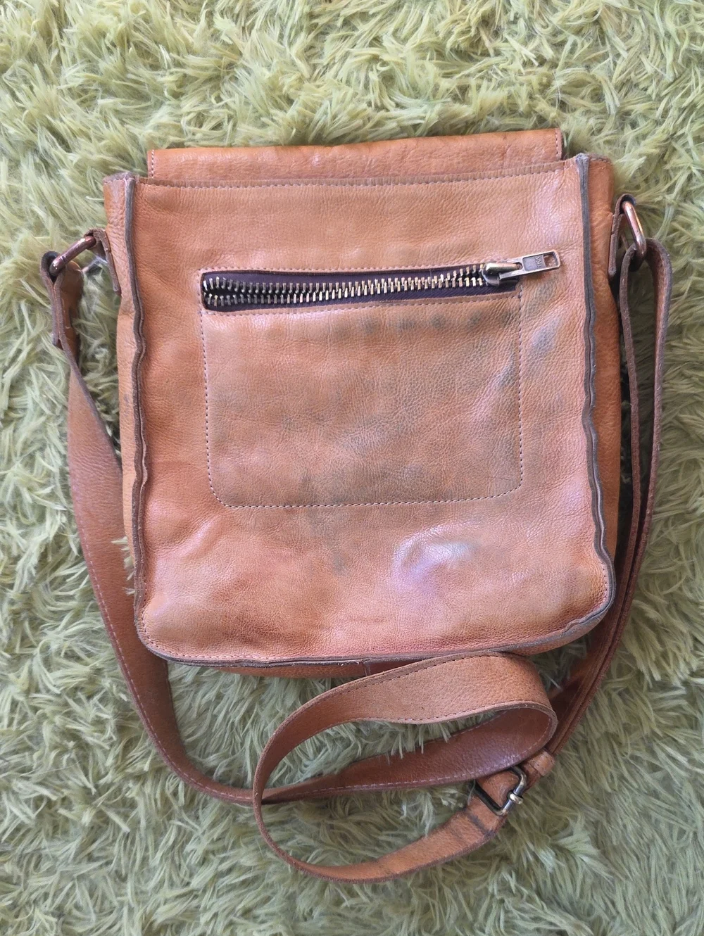 BedStu Crossbody Bag